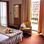 Hotel Lux