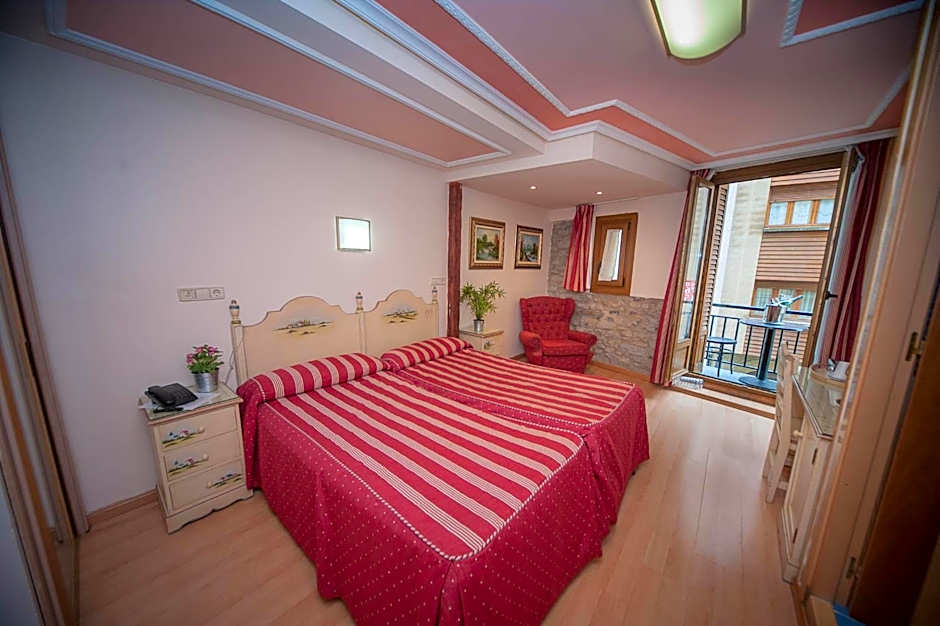 Photo 1 sur 13 de 2 Beds, View