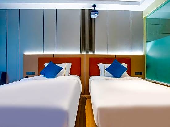 Pai Hotel Zhuhai Xinxiangzhou China Resources Vanguard Minzhu Railway Station – Zhuhai, IA
