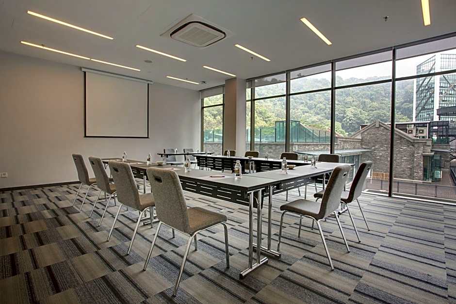 Qliq Damansara Hotel