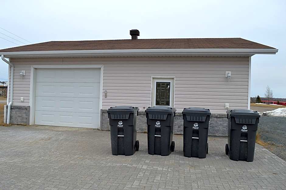 Auberge MacDonald Guest Inn