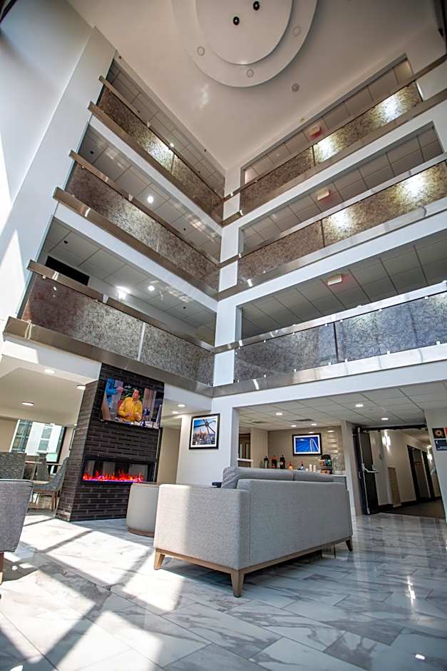 La Quinta Inn & Suites by Wyndham Dallas I-35 Walnut Hill