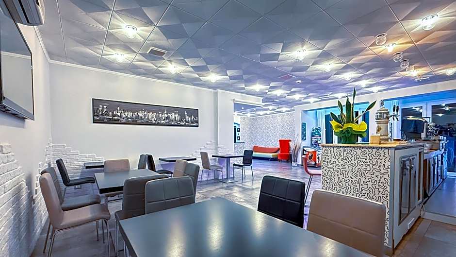 Hotel Etna - Hotel per Coppie e Famiglie con Parcheggio e Spiaggia