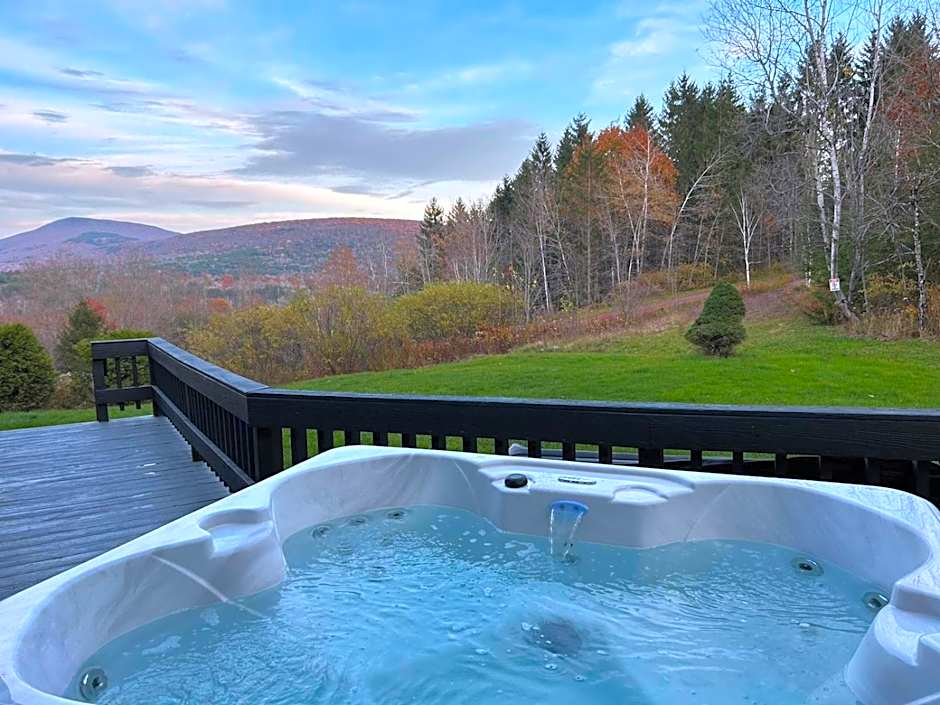 The Haüs Windham - Spacious Suites, Hot Tub, Mountain Views!