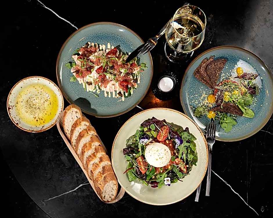 Empire Riverside Hotel