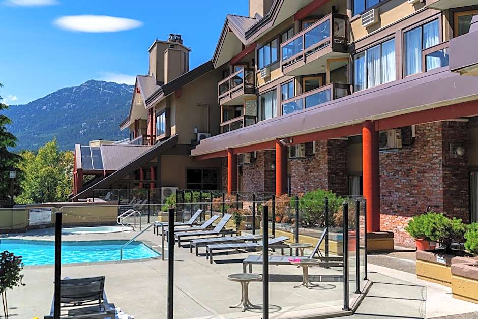 Whistler Village Inn & Suites
