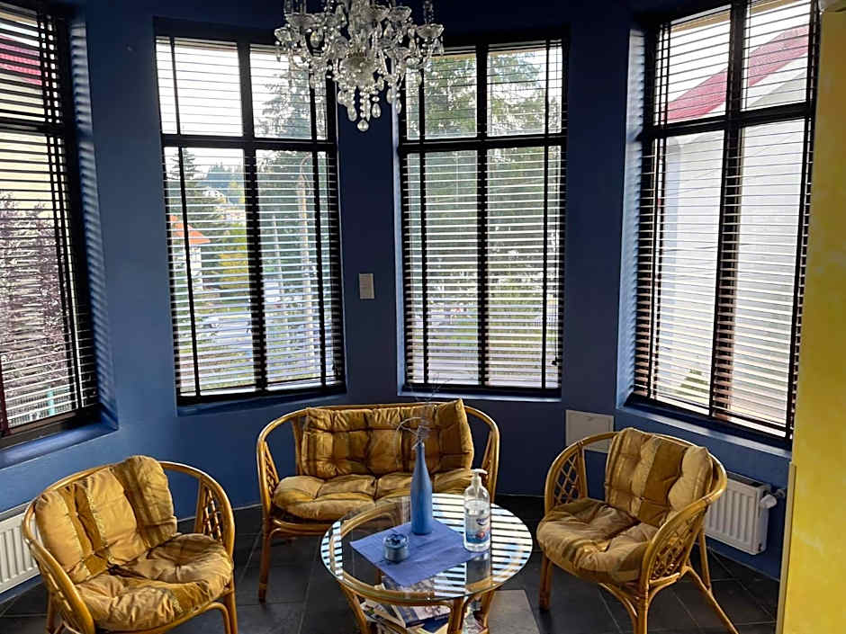 Casa Dunarea by Genco