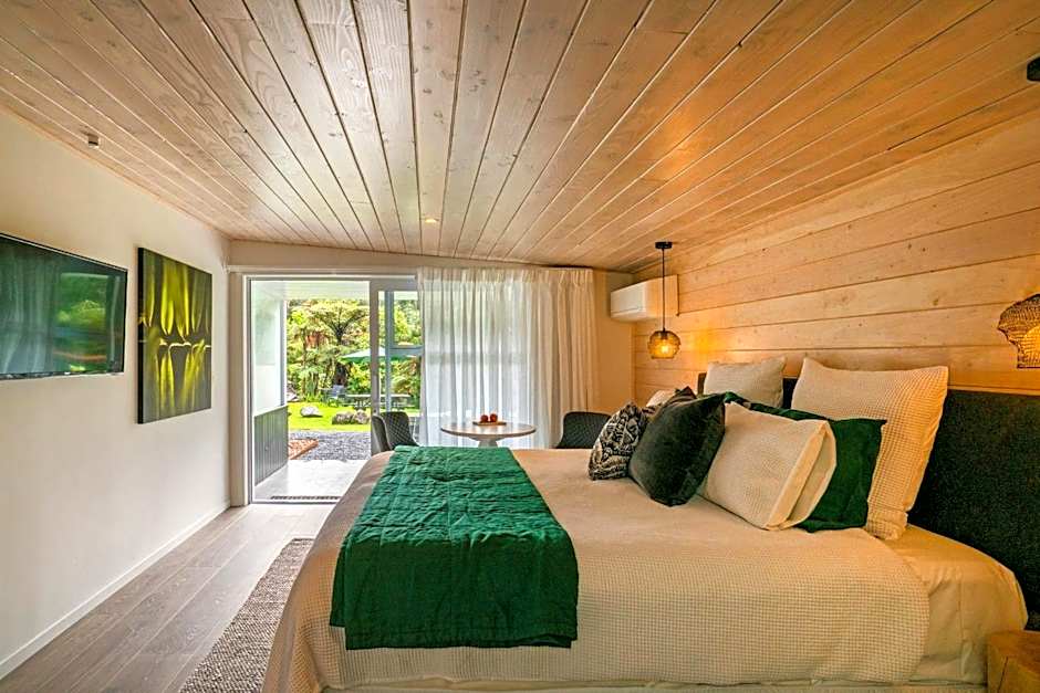 Wairua Lodge - Rainforest River Retreat