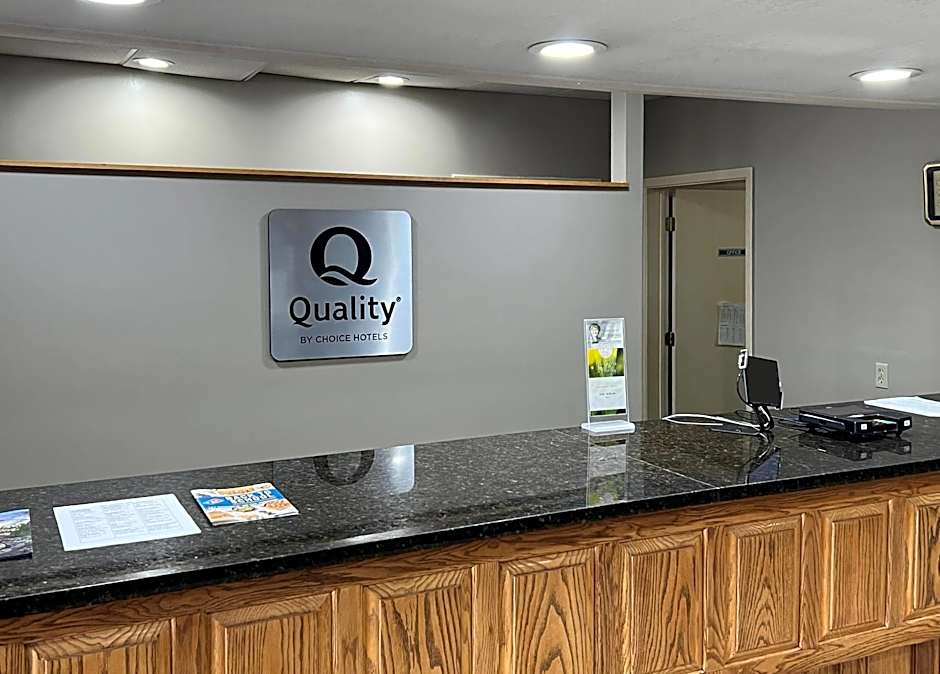 Quality Inn & Suites Grants - I-40
