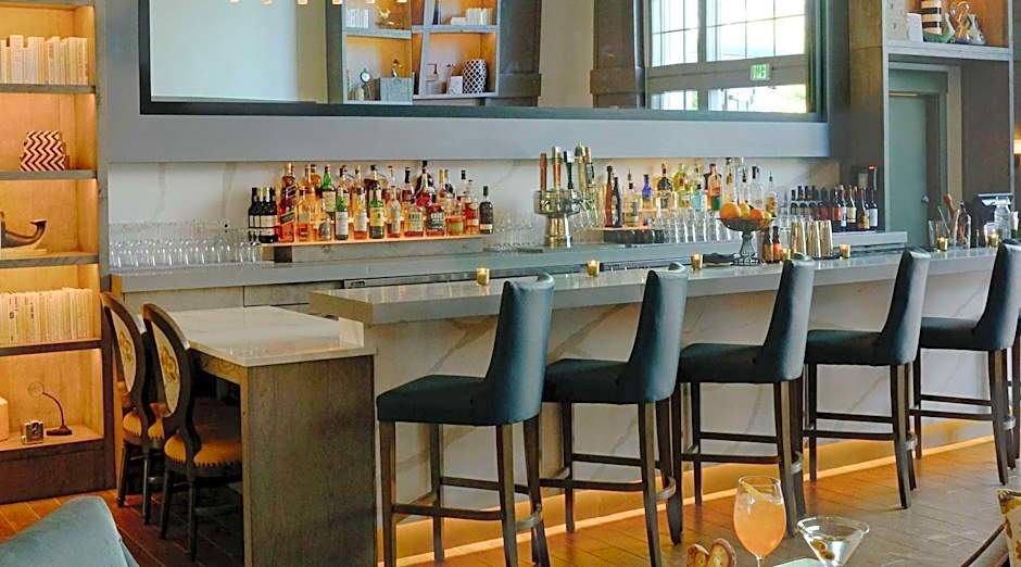 River Terrace Inn, A Noble House Hotel