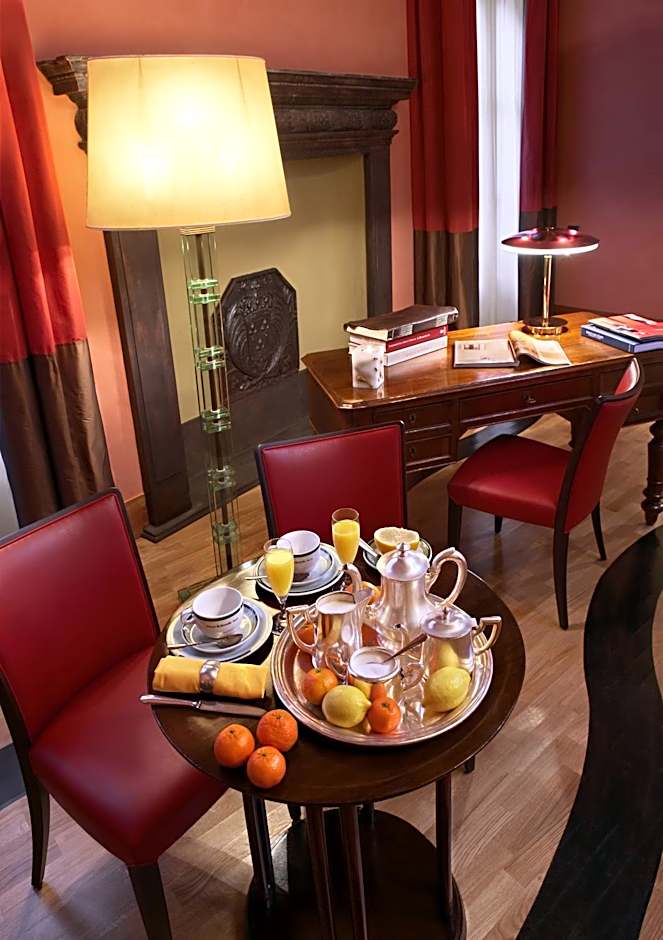 Hotel Saturnia & International