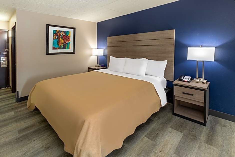 Baymont by Wyndham Laredo