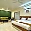 Hotel Sadhana Executive- Dapoli