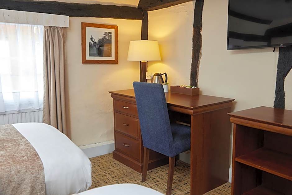 The Bell Hotel Woburn By Greene King Inns