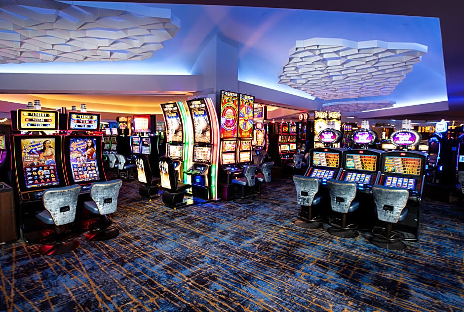 The STRAT Hotel, Casino & Tower