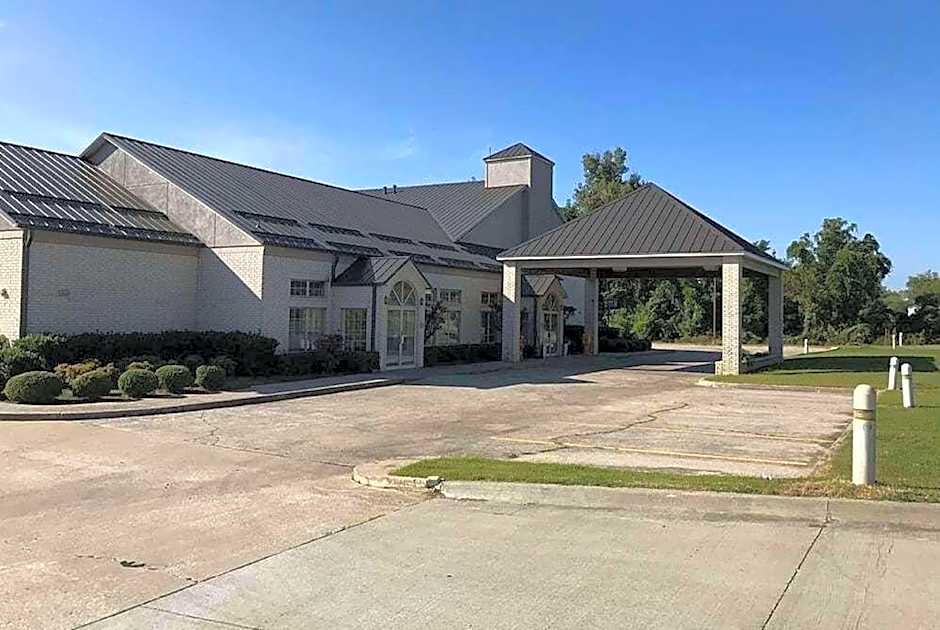 Days Inn by Wyndham Grove