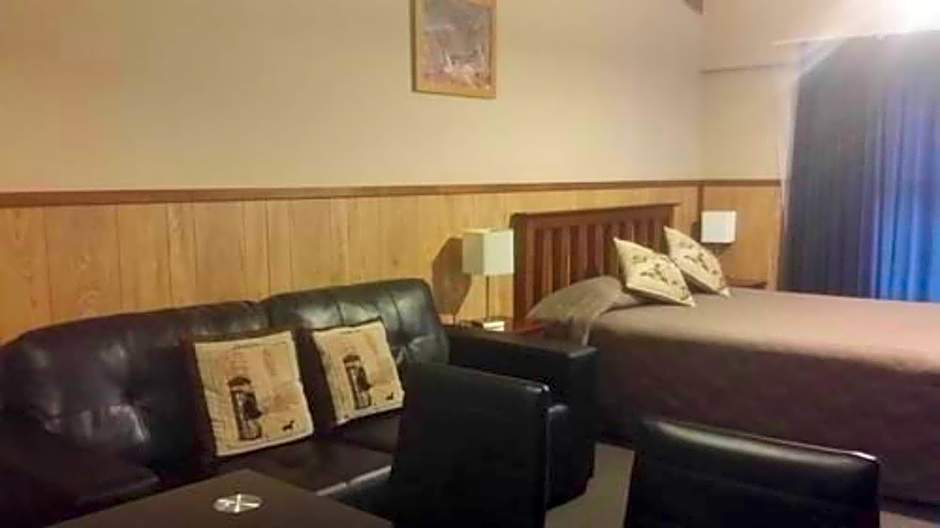 Fairy Springs Motel