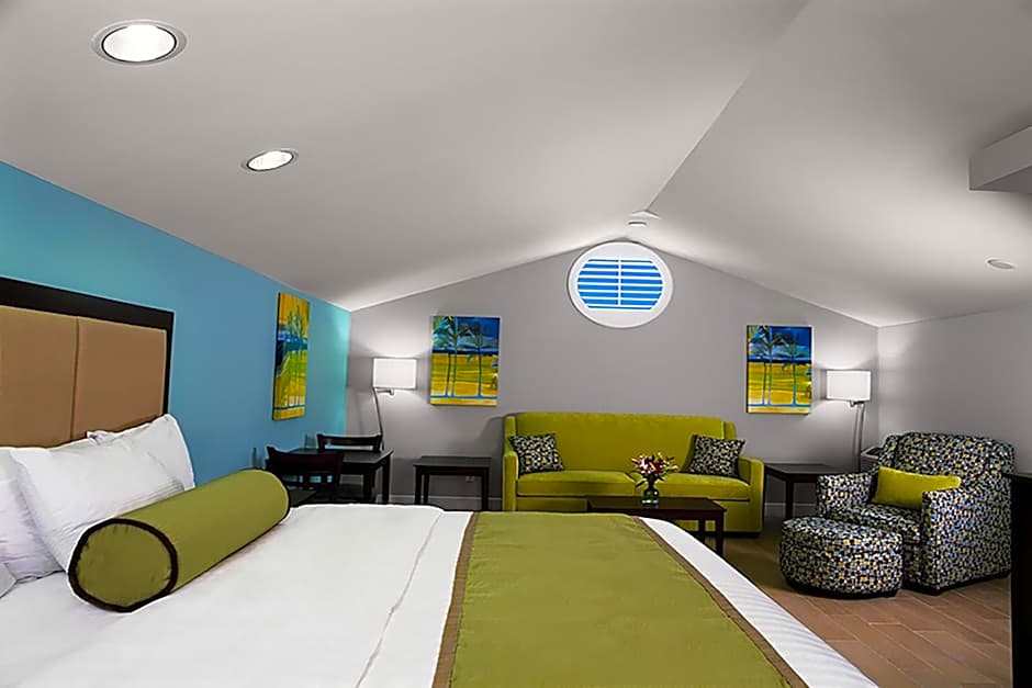Photo 1 of 5 of Silver Suite