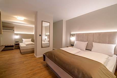Comfort Triple Room