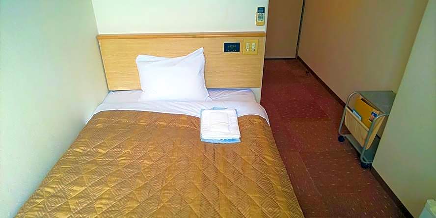 Saijo Station Hotel