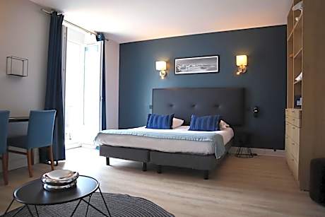 Junior Suite with Balcony and Sea View