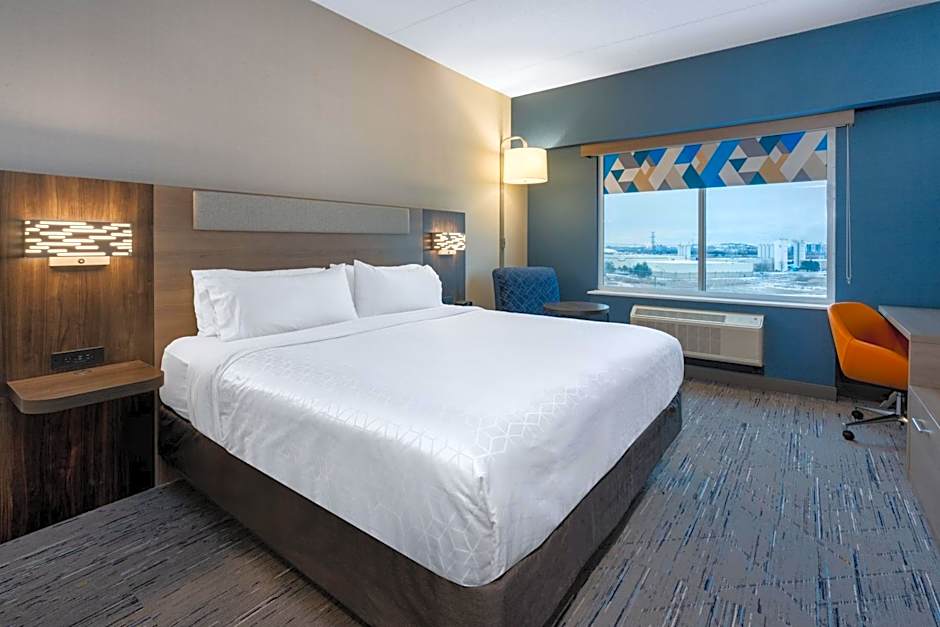 Holiday Inn Express & Suites Vaughan Southwest By IHG