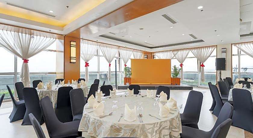 Crown Regency Hotel & Towers
