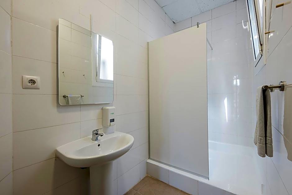 No Limit Hostel Graffiti