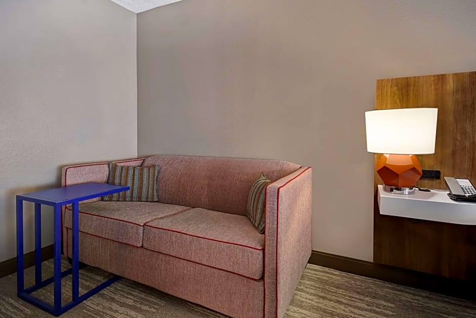 Hampton Inn By Hilton Birmingham-Colonnade 280