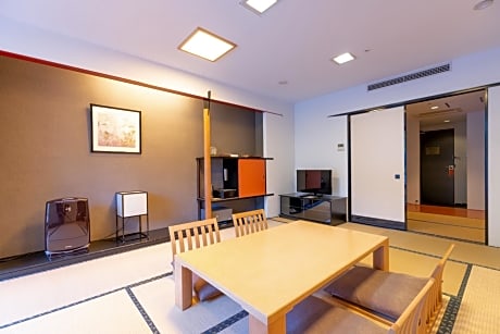 Family Room with Tatami Area
