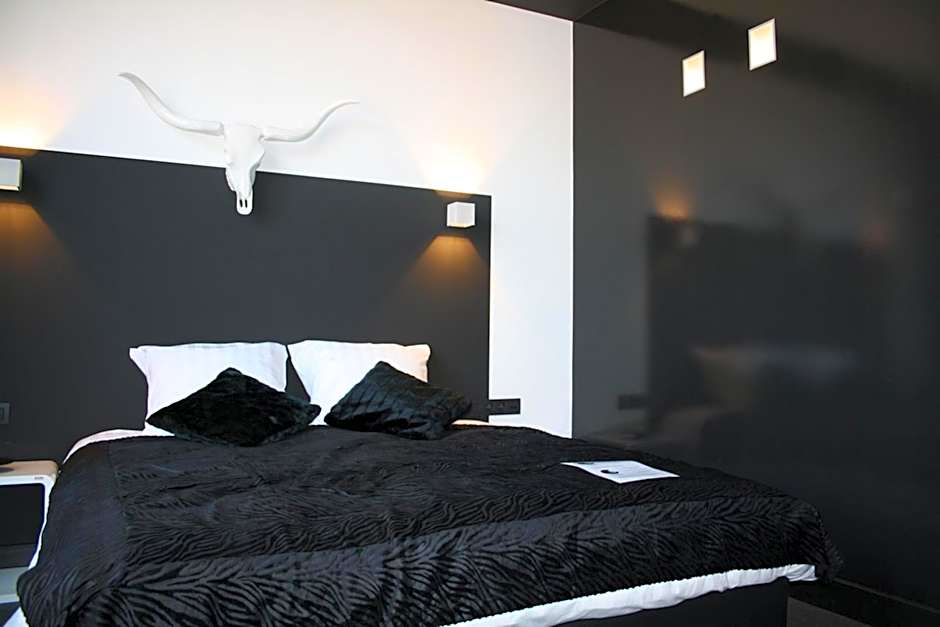 Hotel Moon