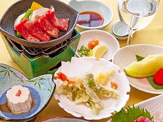 Nishiwaki Royal Hotel