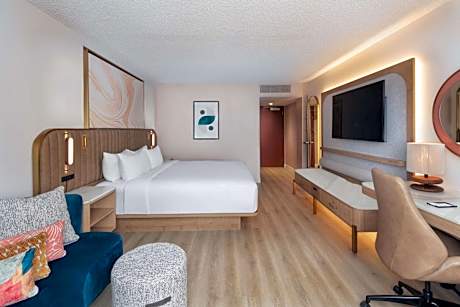 King Room - Poolside