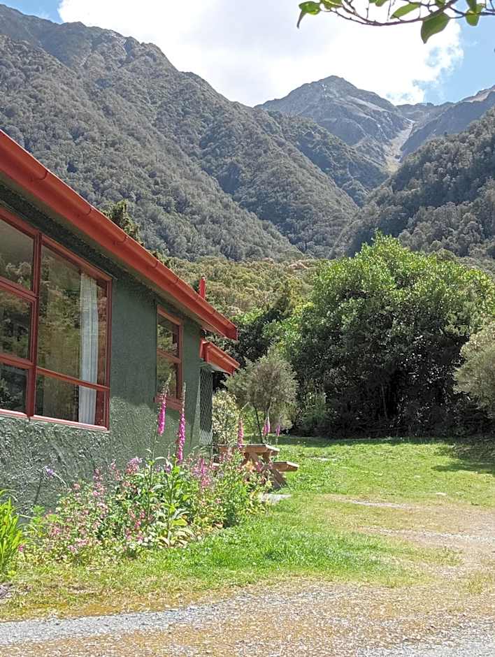 Rata Lodge Accommodation