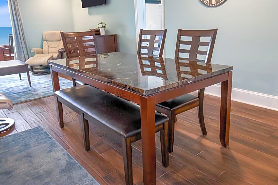 Oceanfront Litchfield Inn