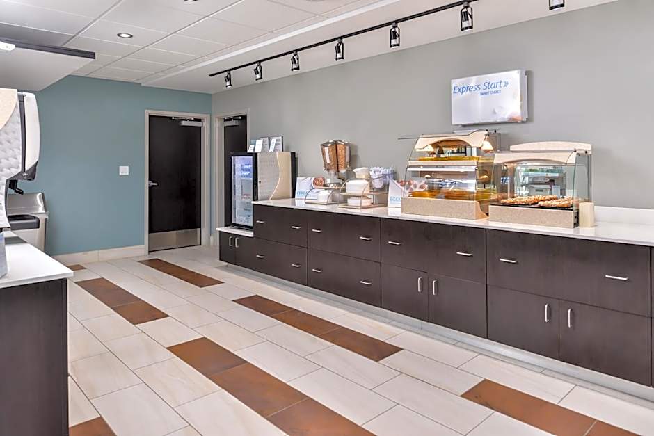 Holiday Inn Express & Suites Kansas City - Lees Summit By IHG