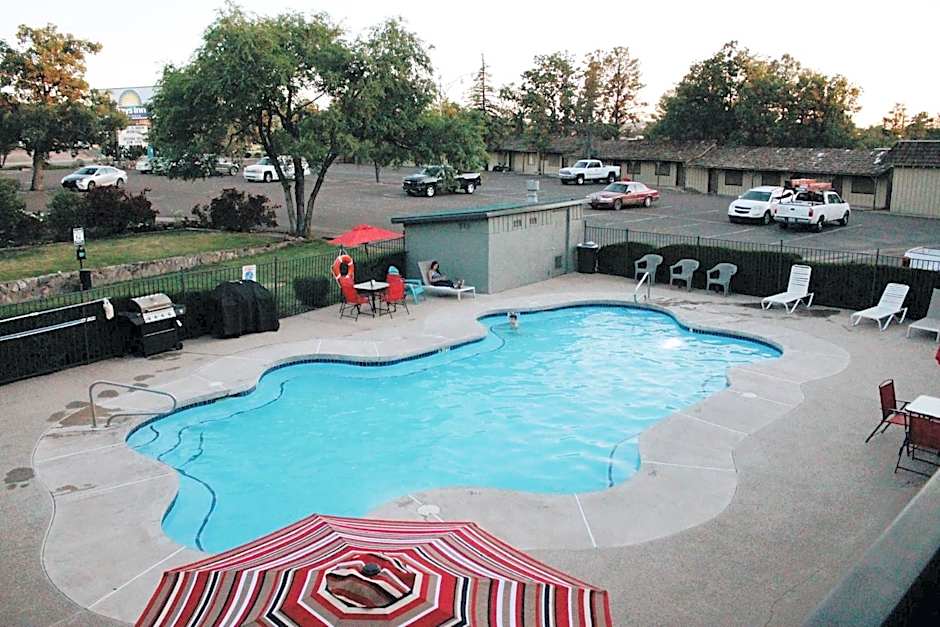 Days Inn by Wyndham Show Low