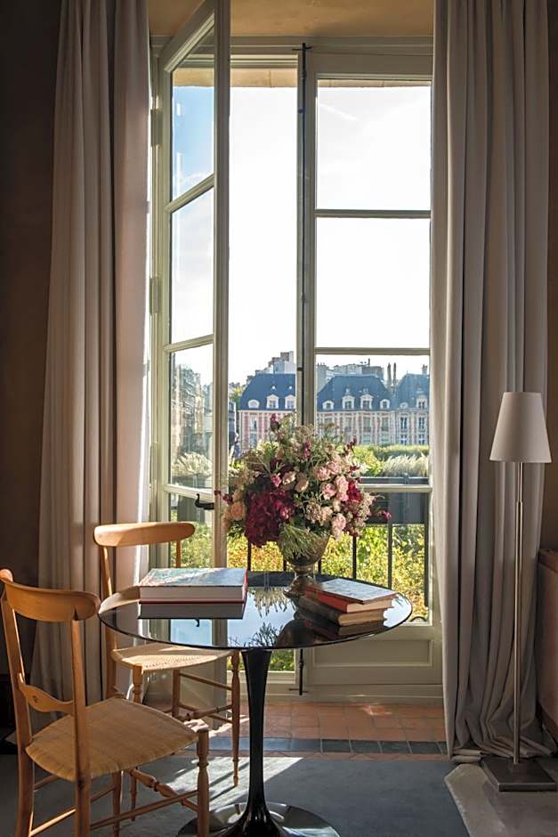 Cour des Vosges - Evok Collection