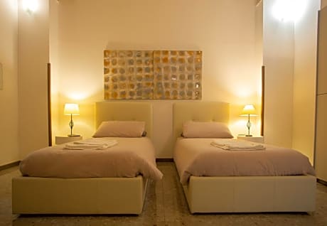 2 Beds, Terrace