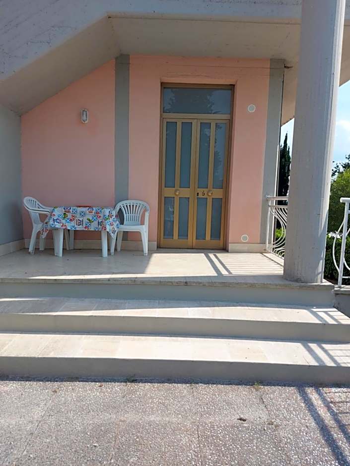 Appartamento con piscina e tennis
