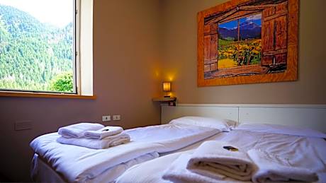 Twin Room with Bathroom