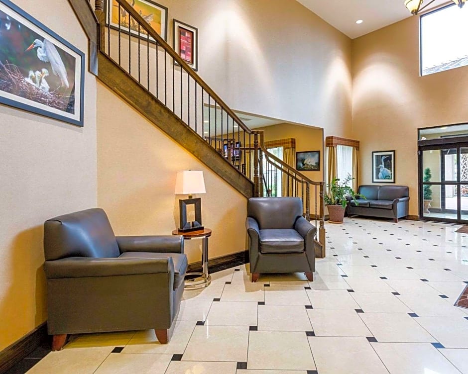 Comfort Inn & Suites