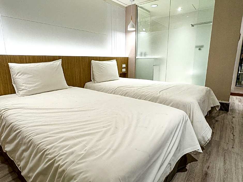 Days Fine Hotel