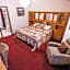 7 Gables Inn & Suites