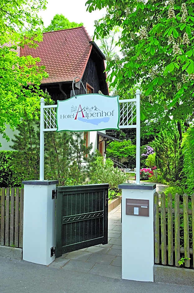 Hotel Alpenhof - ruhige Wohlfühloase zwischen München, dem Fünf-Seenland und den Bergen, in S-Bahnnähe