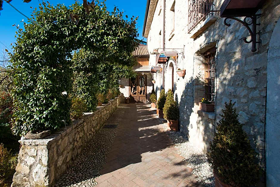 Valle Dell'Aquila Country House