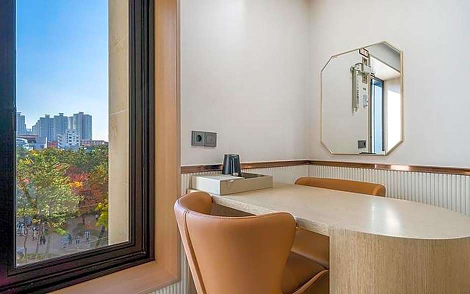 H Avenue Hotel Hwamyeong-dong