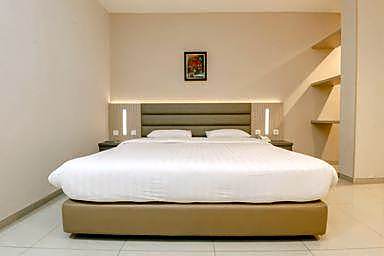 Lovina Inn Hotel Batam