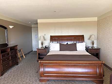 King Suite with Spa Bath