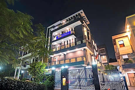 FabHotel Novis Stayz